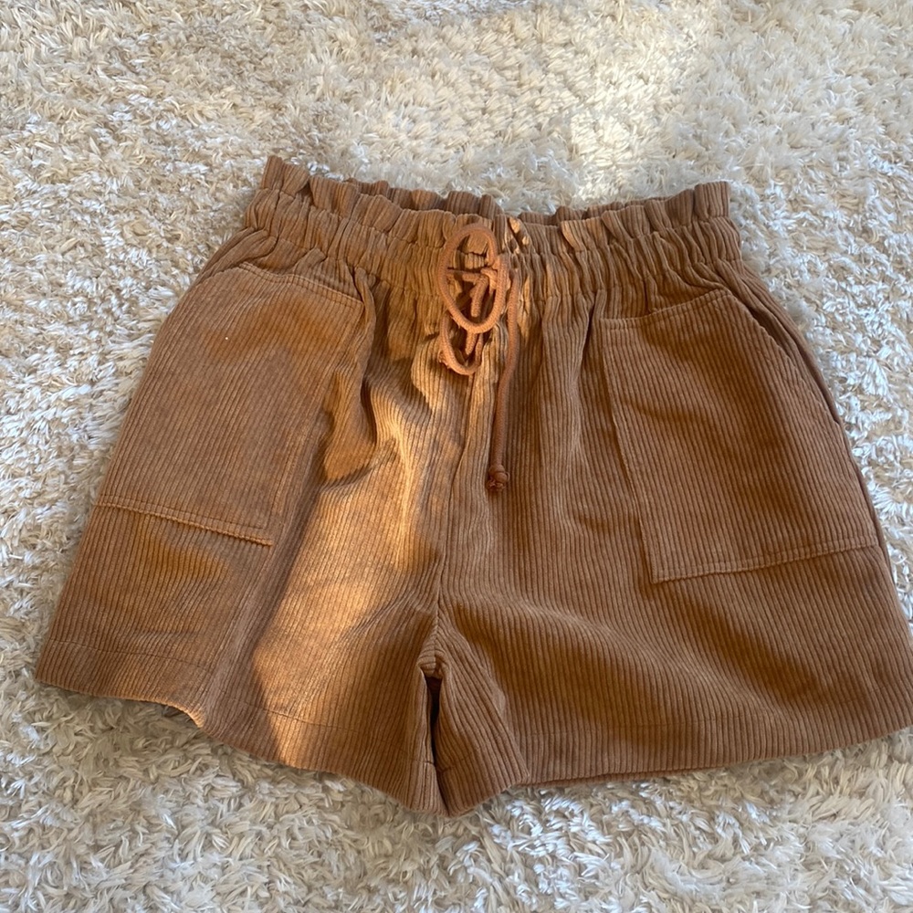 Loose fit corduroy shorts, drawstring waist adjustable
